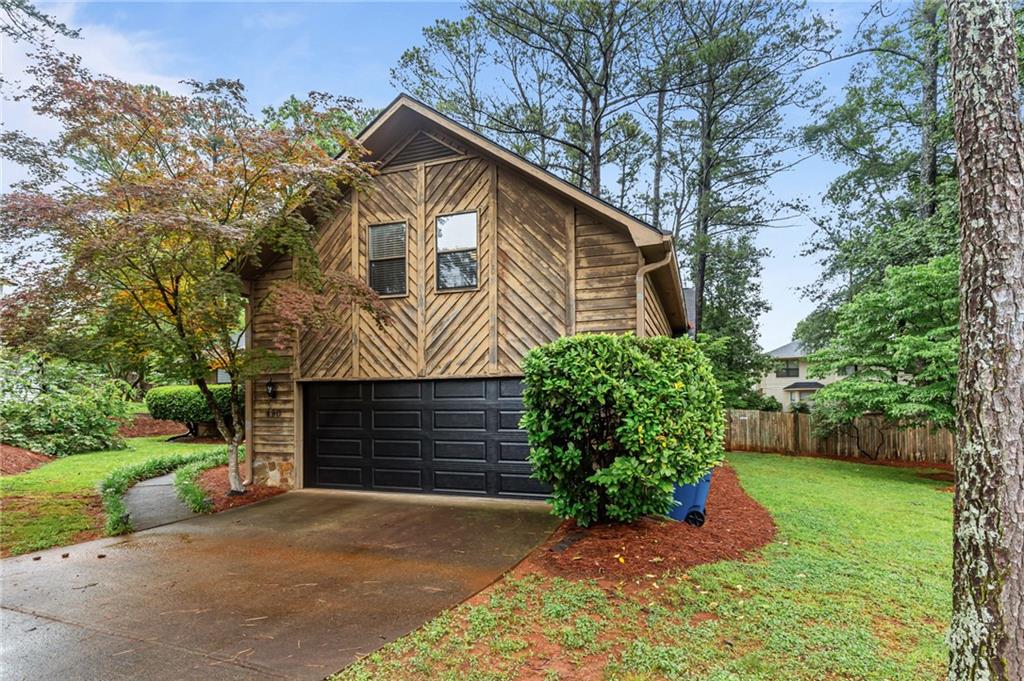 490 Hunters Glen Court