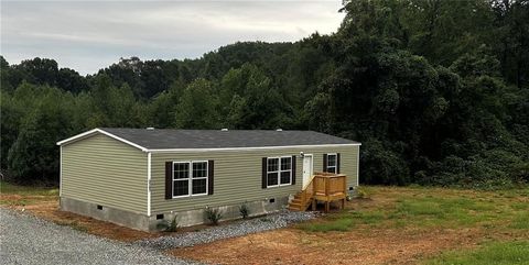 A home in Eastanollee