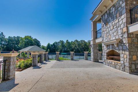 A home in Dacula