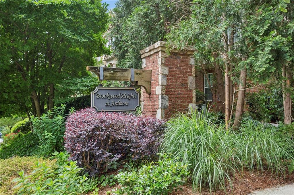 343 Ardmore Court NW
