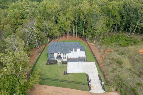 A home in Hoschton