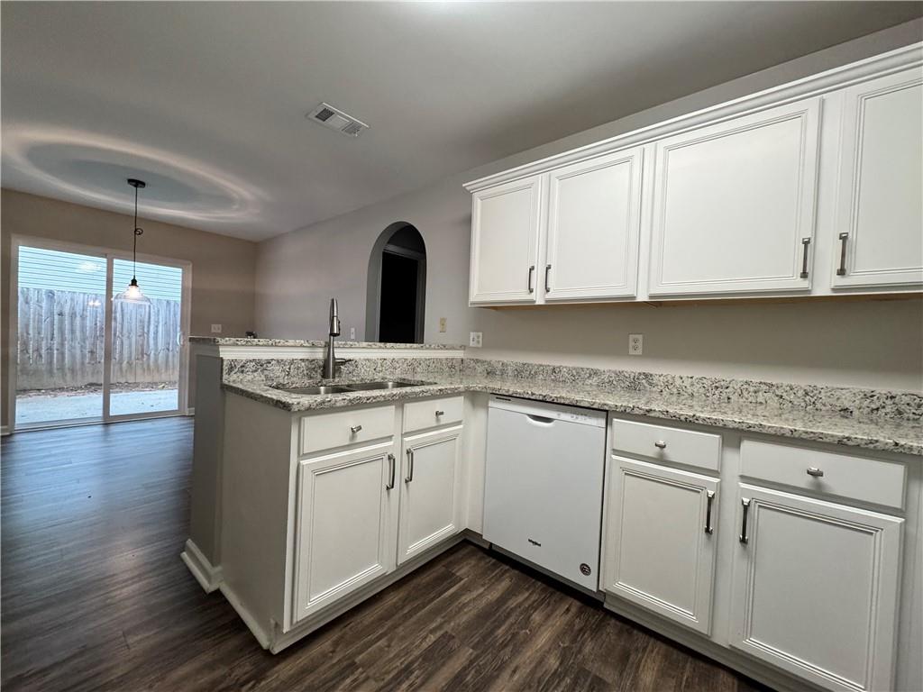 GROVE PARK IN TOWNE LAKE - Residential Lease