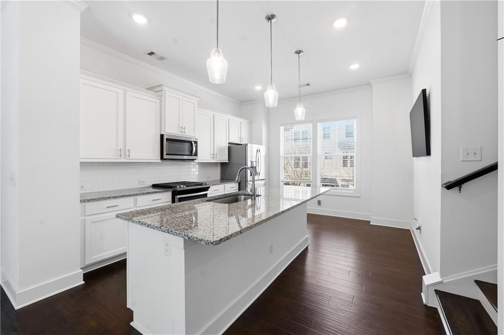 2161 Colvin Court NW