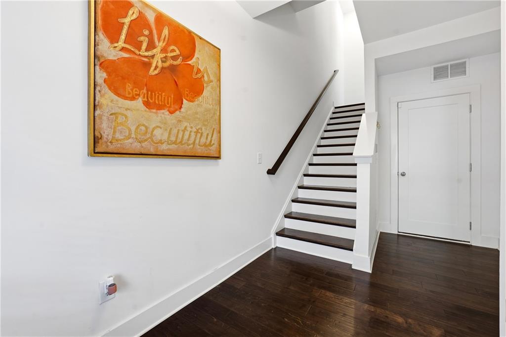 2161 Colvin Court NW