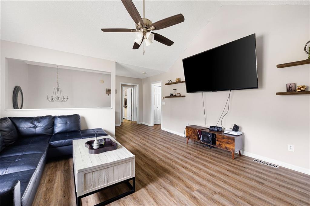 21 Camden Woods Drive NW