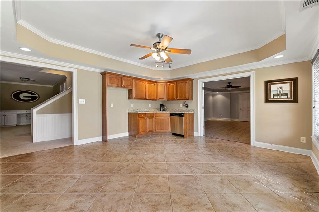 562 Grassmeade Way, Snellville, Georgia image 36