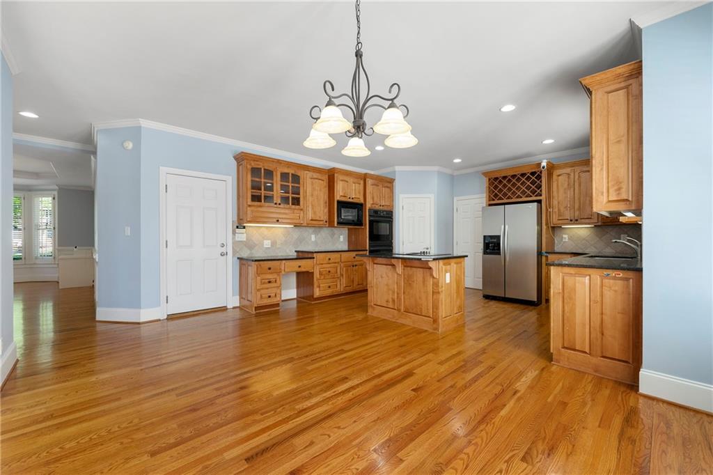 562 Grassmeade Way, Snellville, Georgia image 15