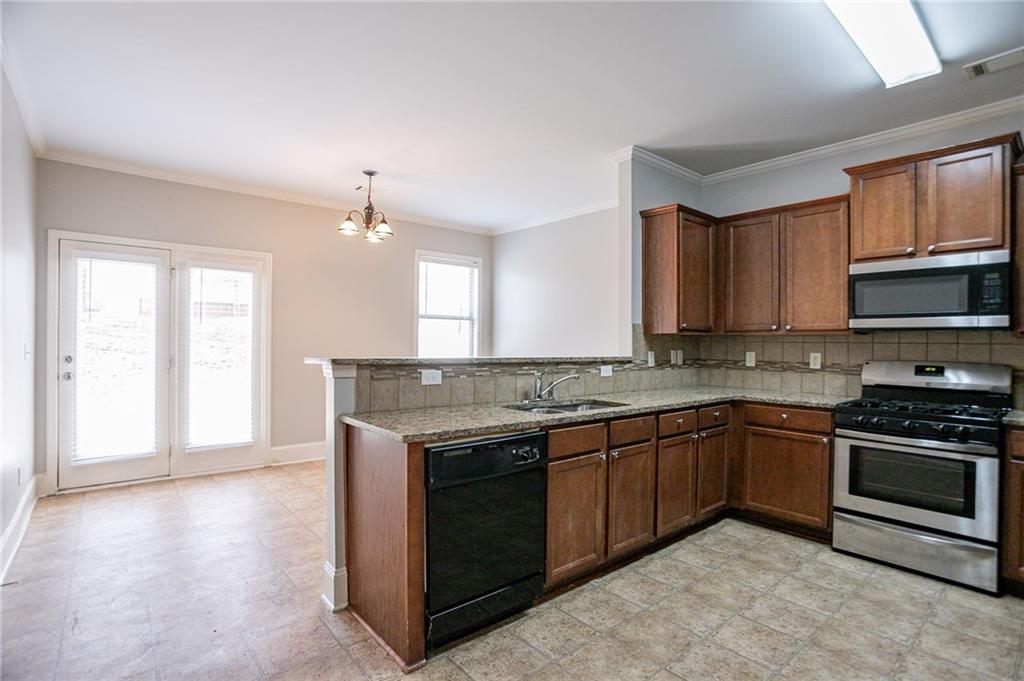 7416 Toccoa Circle, Union City, Georgia image 6