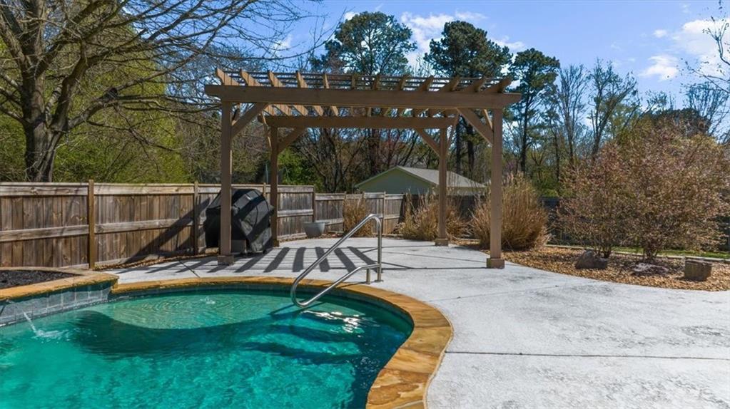 560 Saddle Creek Circle, Roswell, Georgia image 48