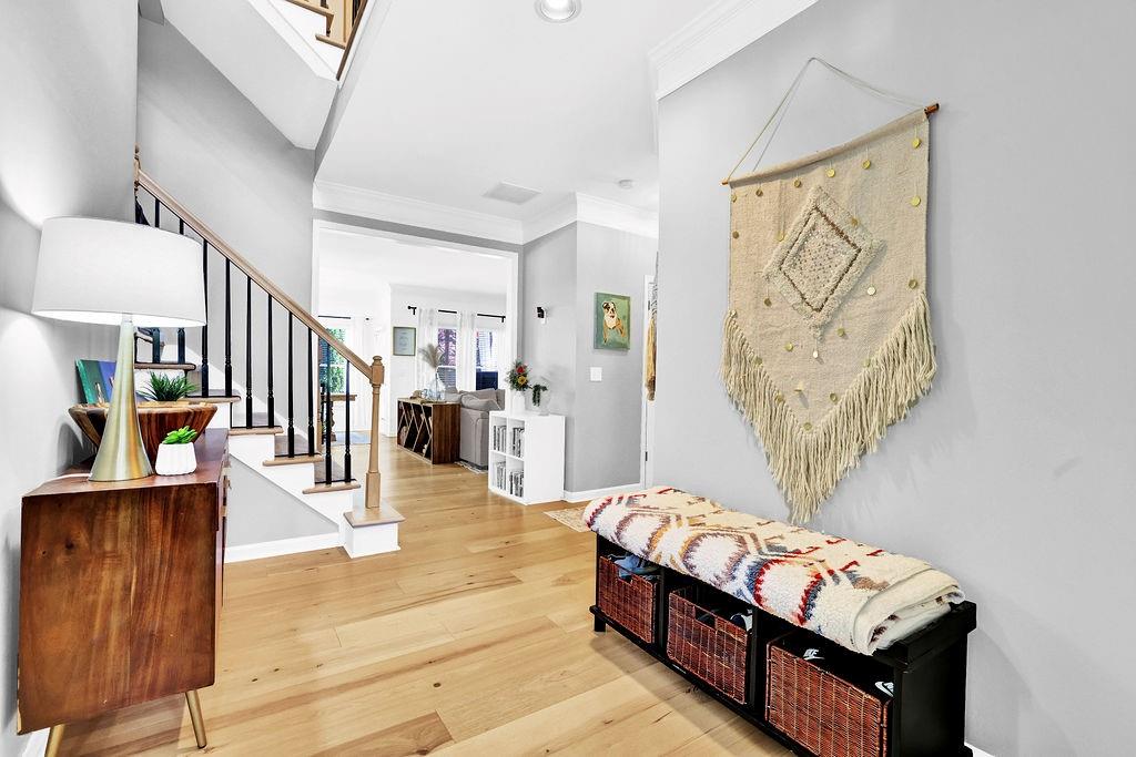 2410 Retreat Close NE