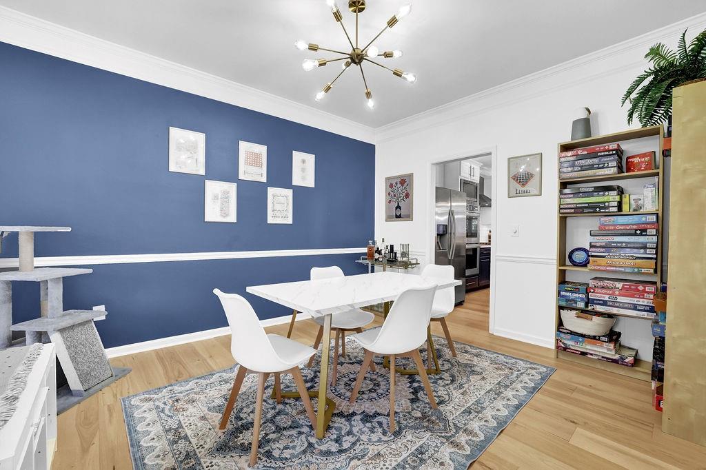 2410 Retreat Close NE