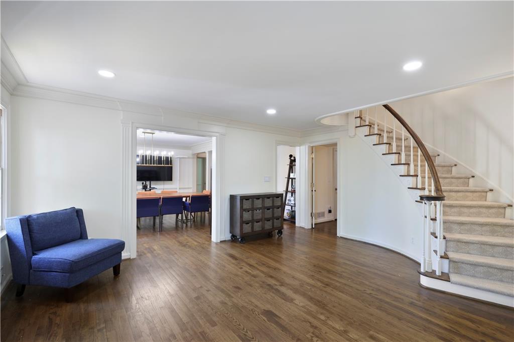 1011 W Paces Ferry Road NW