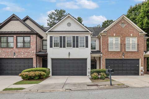 Townhouse For Sale - 1730 Oakbrook Lake Drive<br/> Norcross, GA 30093