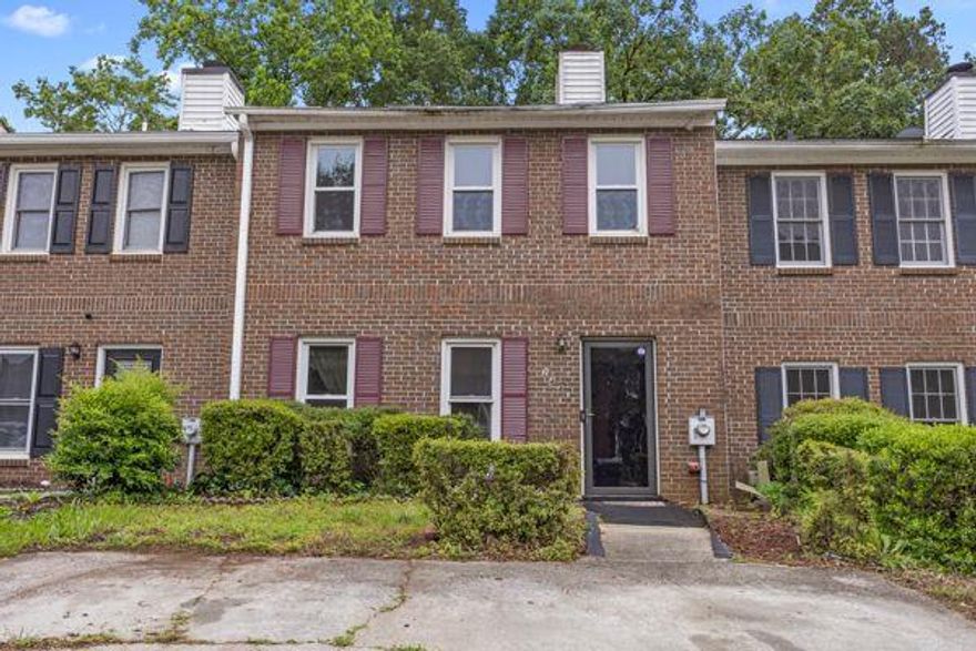 Welcome to 244 Timber Creek Lane!

This charming 3-bedroom, 2-bathroom townhome is nestled in the heart of Marietta and offers the perfect blend of comfort and convenience. With no HOA, you’ll enjoy the freedom to make this home truly your own.