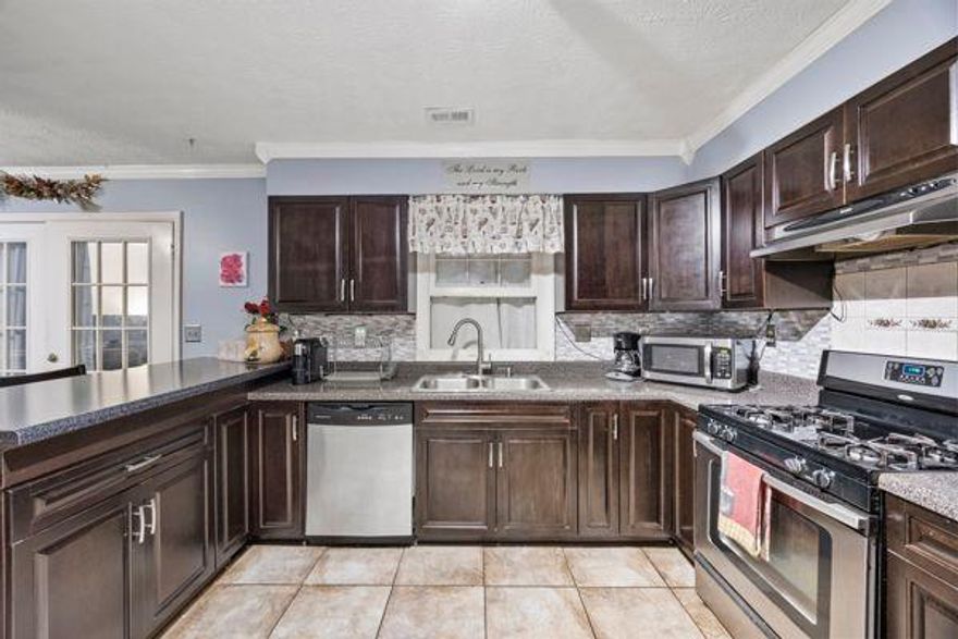 Welcome to 244 Timber Creek Lane!

This charming 3-bedroom, 2-bathroom townhome is nestled in the heart of Marietta and offers the perfect blend of comfort and convenience. With no HOA, you’ll enjoy the freedom to make this home truly your own.