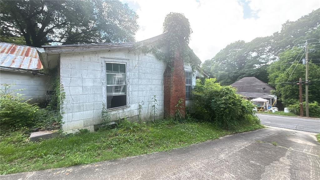 304 Perkins Street NE