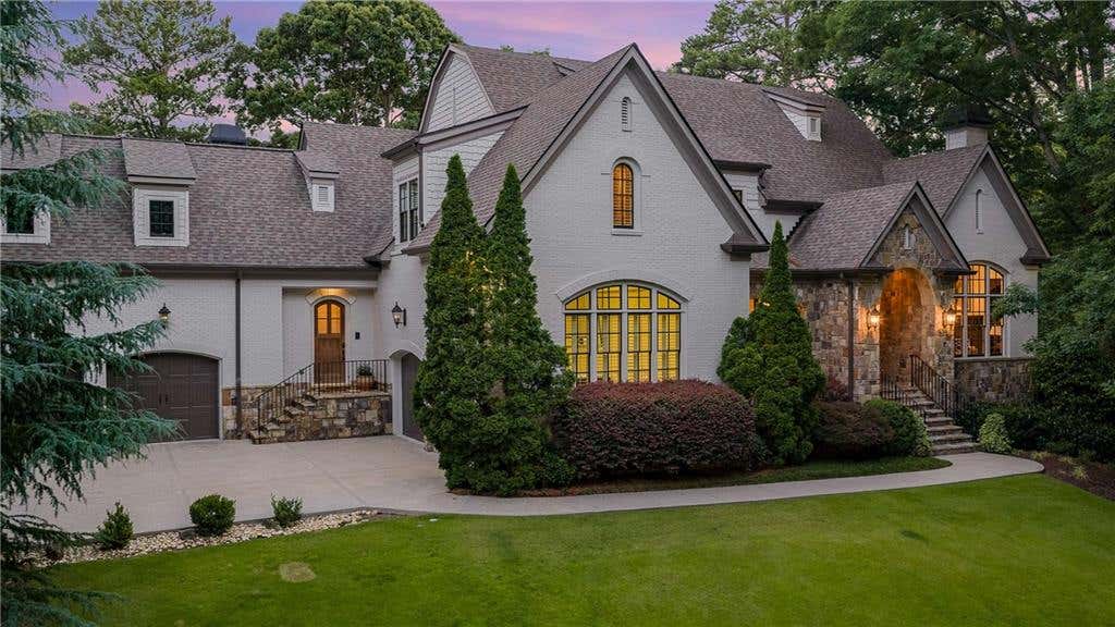 Photo of 1024 Somerset Drive NW, Atlanta, GA 30327 (MLS # 7789477)