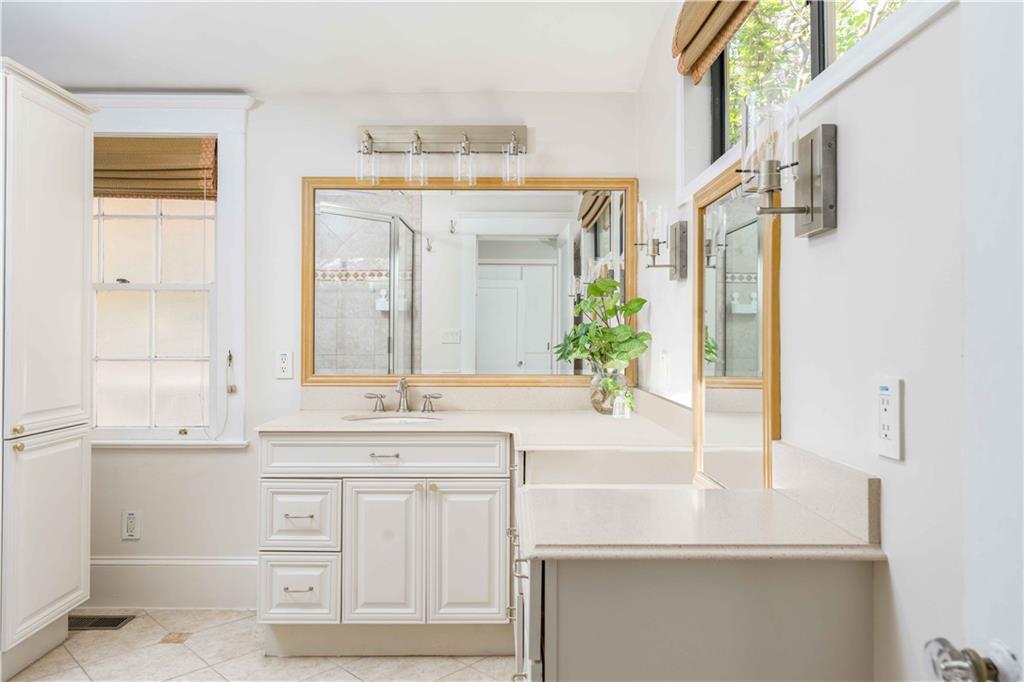 1012 Bellevue Drive, Atlanta, Georgia image 27