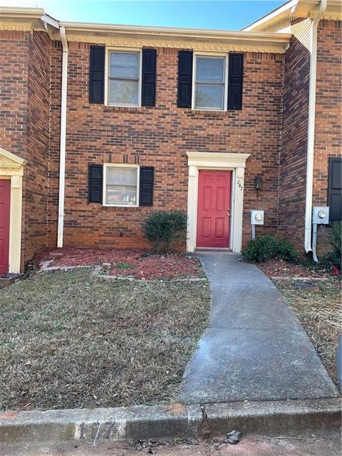 Townhouse For Sale - 167 Walter Way<br/> Stone Mountain, GA 30083