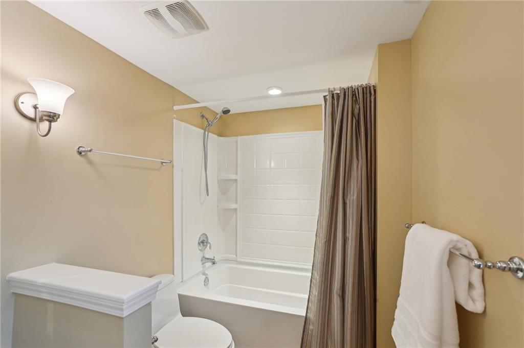 185 W Spalding Drive, Sandy Springs, Georgia image 40