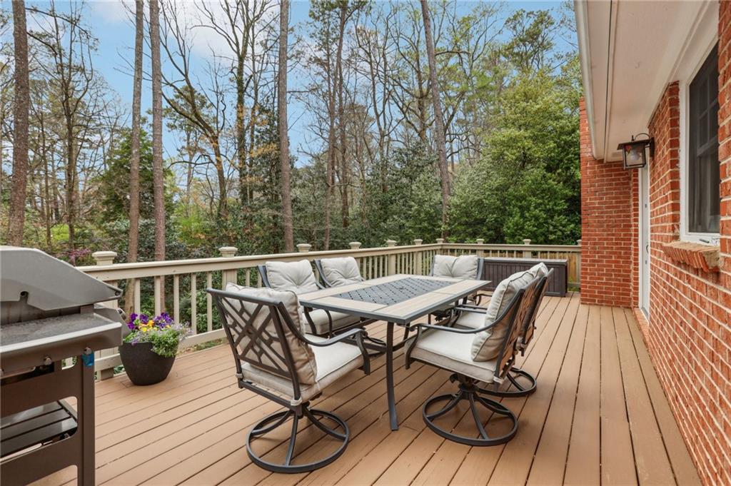 185 W Spalding Drive, Sandy Springs, Georgia image 12