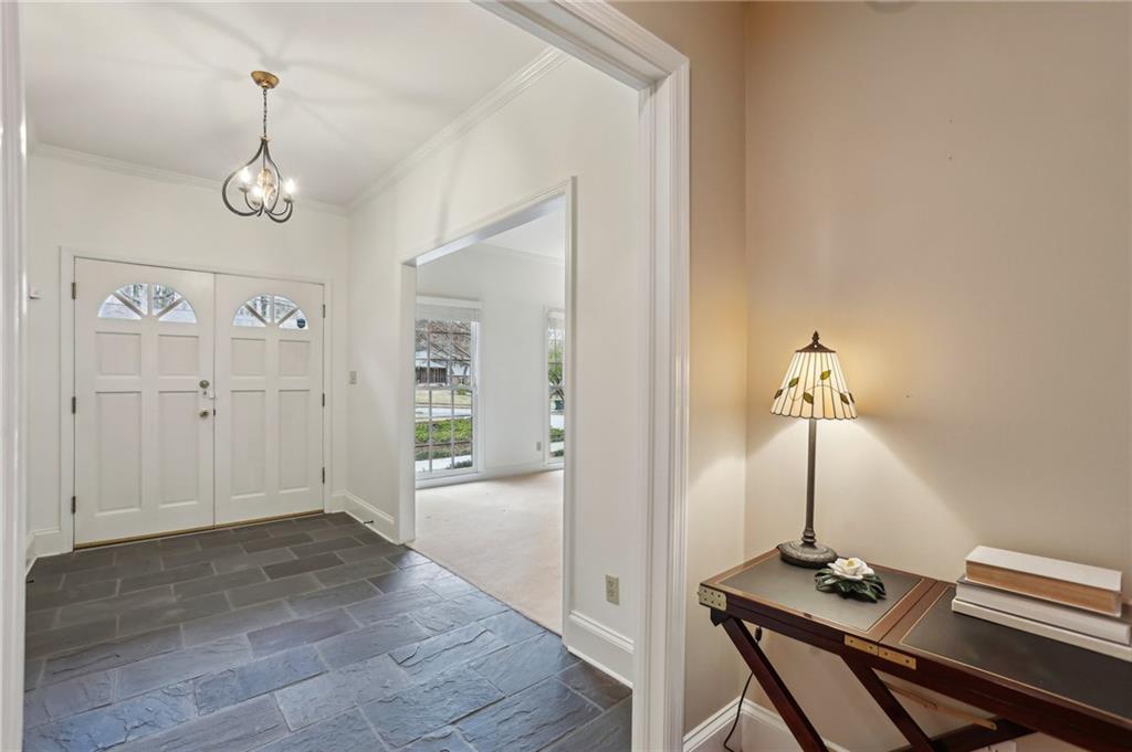 185 W Spalding Drive, Sandy Springs, Georgia image 2