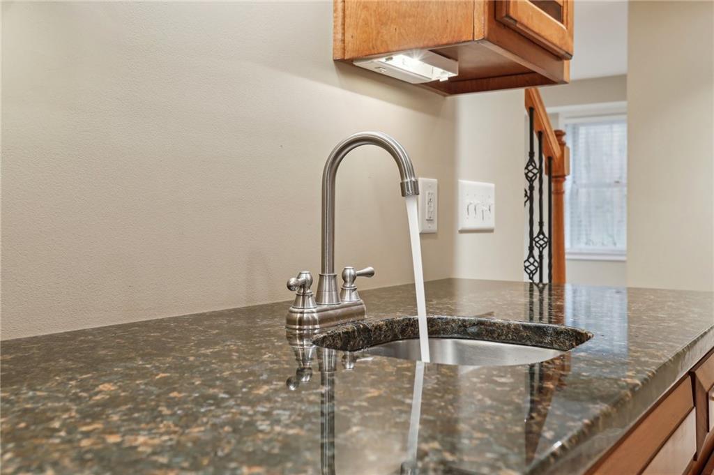 185 W Spalding Drive, Sandy Springs, Georgia image 35