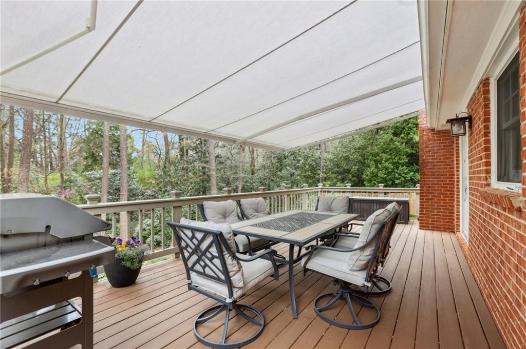 185 W Spalding Drive, Sandy Springs, Georgia image 11