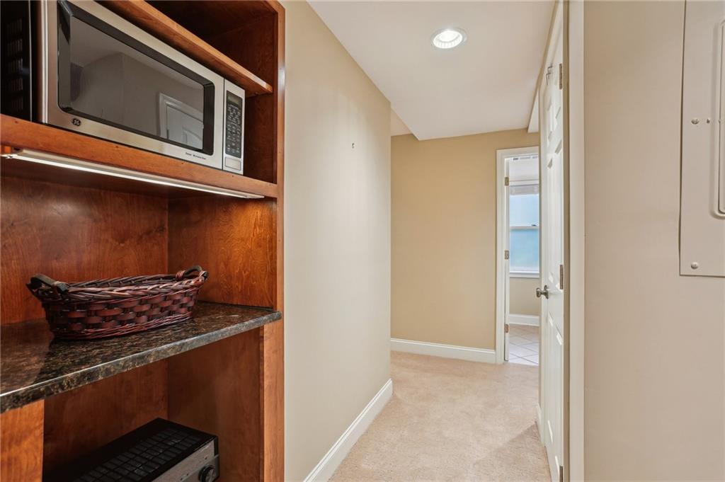 185 W Spalding Drive, Sandy Springs, Georgia image 36
