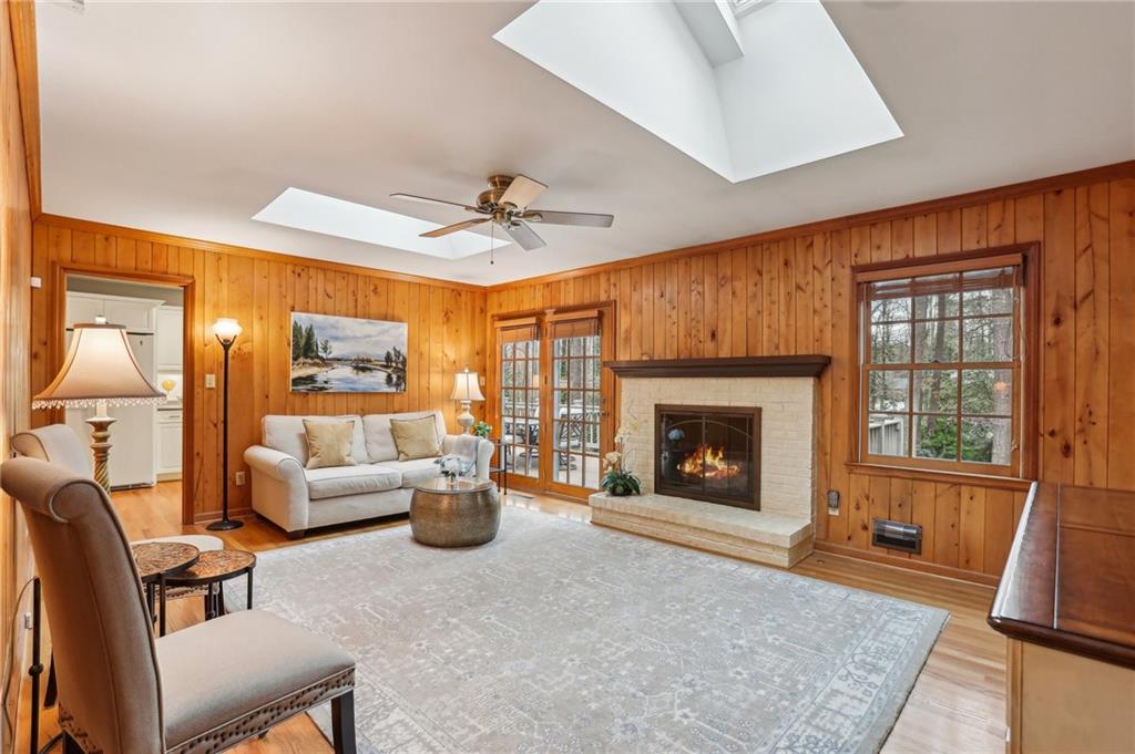 185 W Spalding Drive, Sandy Springs, Georgia image 15