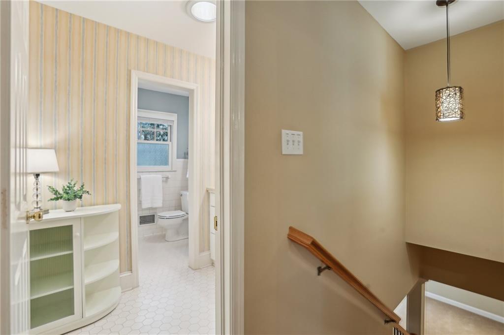 185 W Spalding Drive, Sandy Springs, Georgia image 30