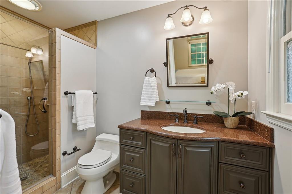 185 W Spalding Drive, Sandy Springs, Georgia image 18