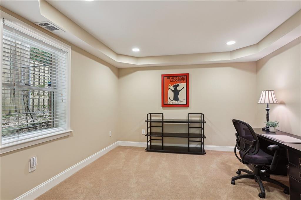 185 W Spalding Drive, Sandy Springs, Georgia image 38