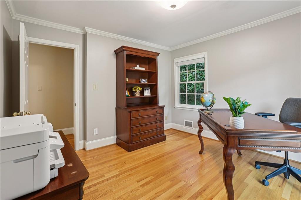 185 W Spalding Drive, Sandy Springs, Georgia image 24