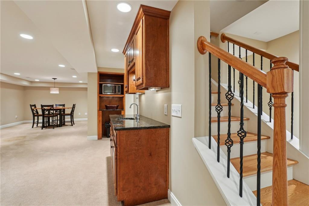 185 W Spalding Drive, Sandy Springs, Georgia image 31