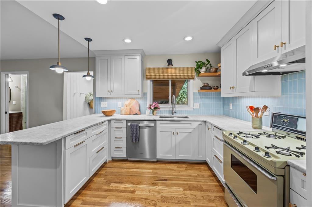 1144 Greenbriar Circle