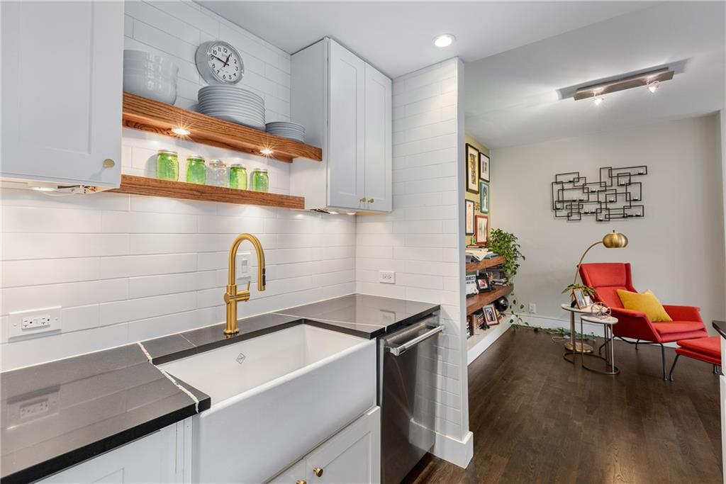 145 15th Street NE 826