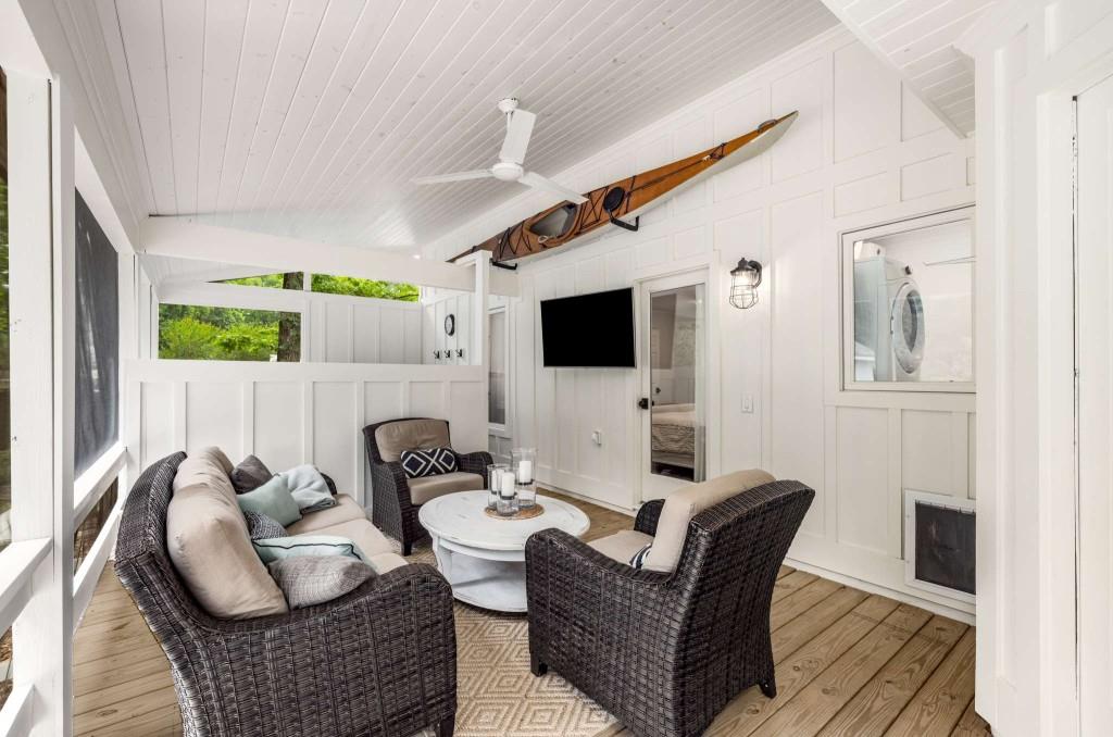 7114 Surrey Point