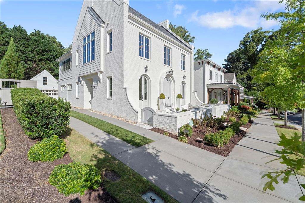 142 Weyhill Court
