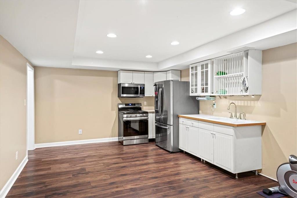 2207 Forestglade Drive