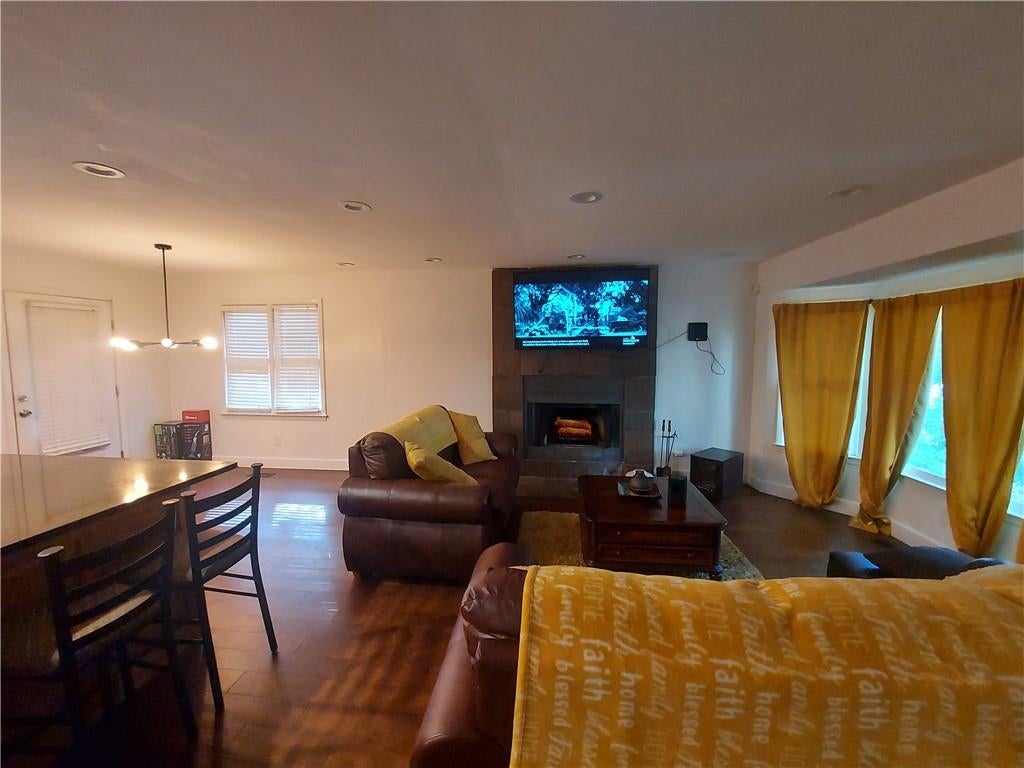 2401 Chauncey Lane SW