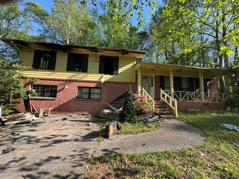 Homes For Sale - 447 Martindale Court<br/> Stone Mountain, GA 30088