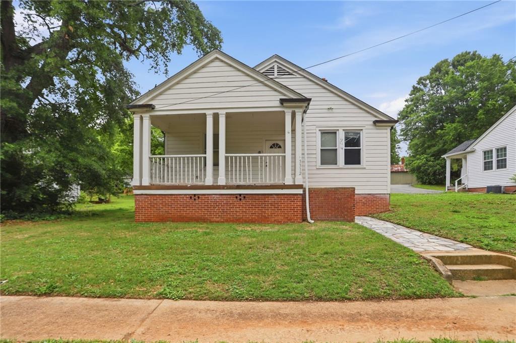 3312 Bloomfield Avenue