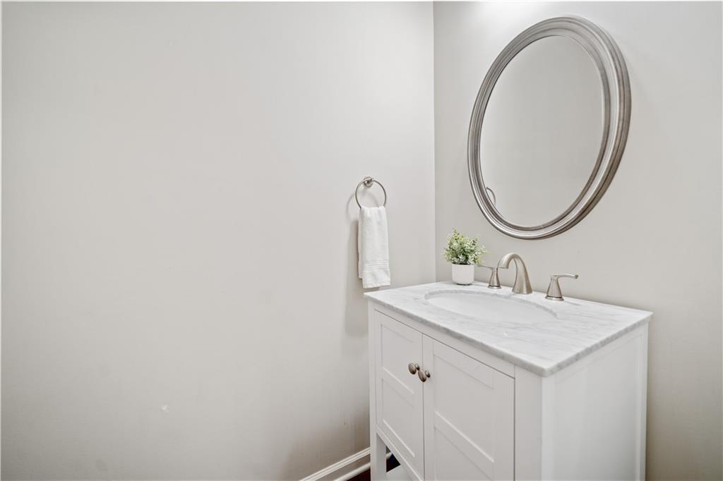 114 Oakview Passage, Canton, Georgia image 11