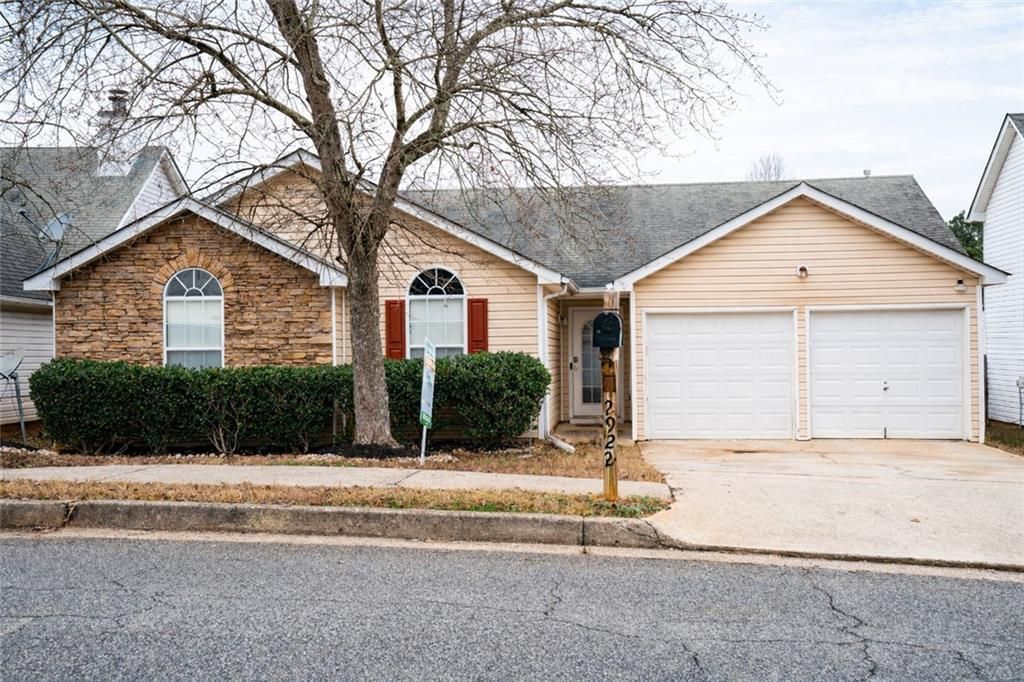 Photo of 2922 Knoll View Place, Douglasville, GA 30135 (MLS # 7704550)