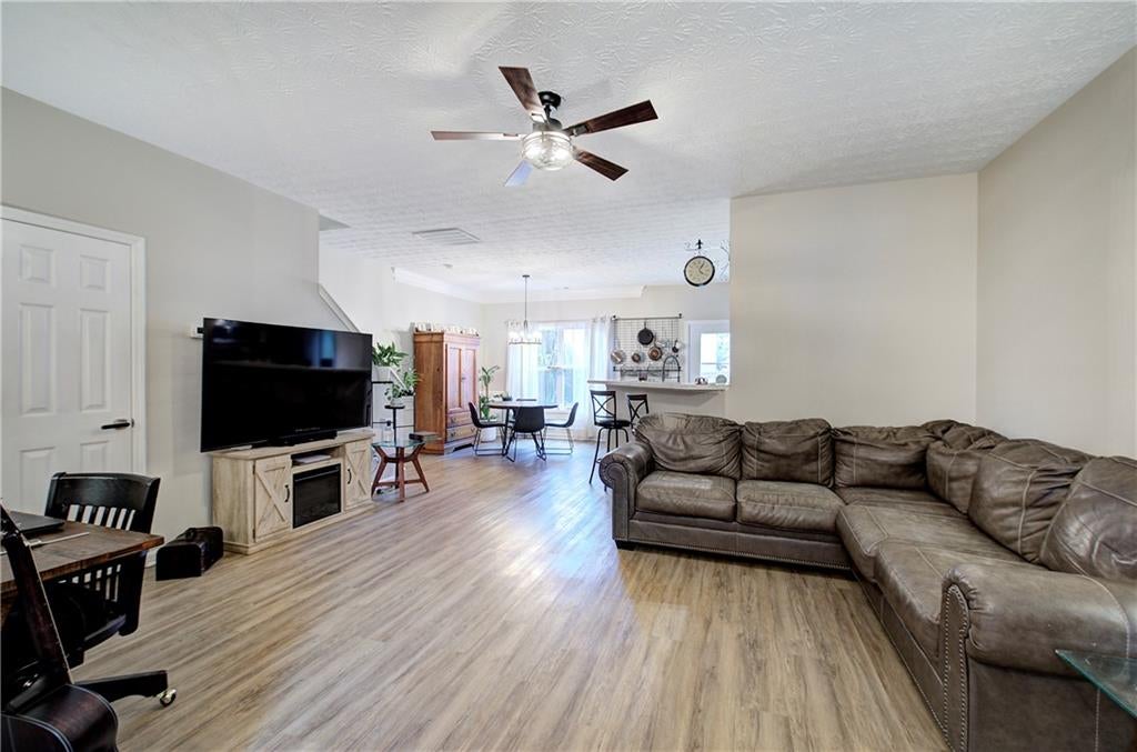 515 Oakside Place