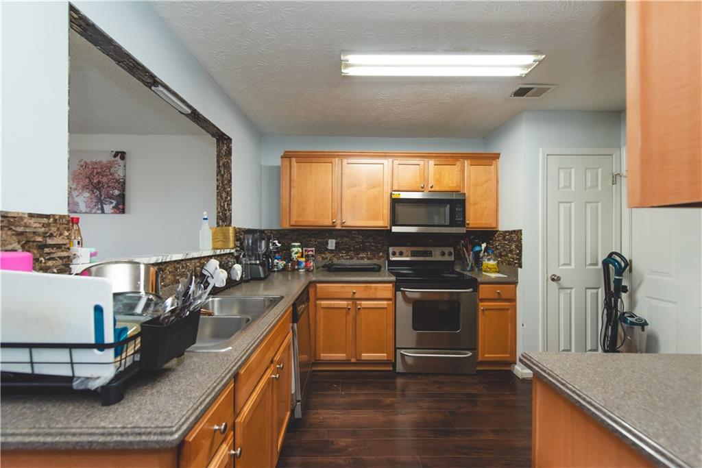 275 Fern Crest Drive, Lawrenceville, Georgia image 9