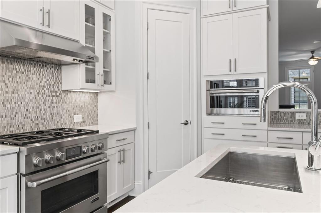 18 Peachtree Avenue NE 5
