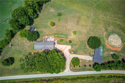 A home in Carnesville