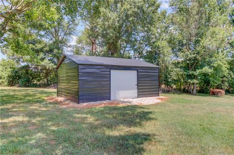 A home in Carnesville